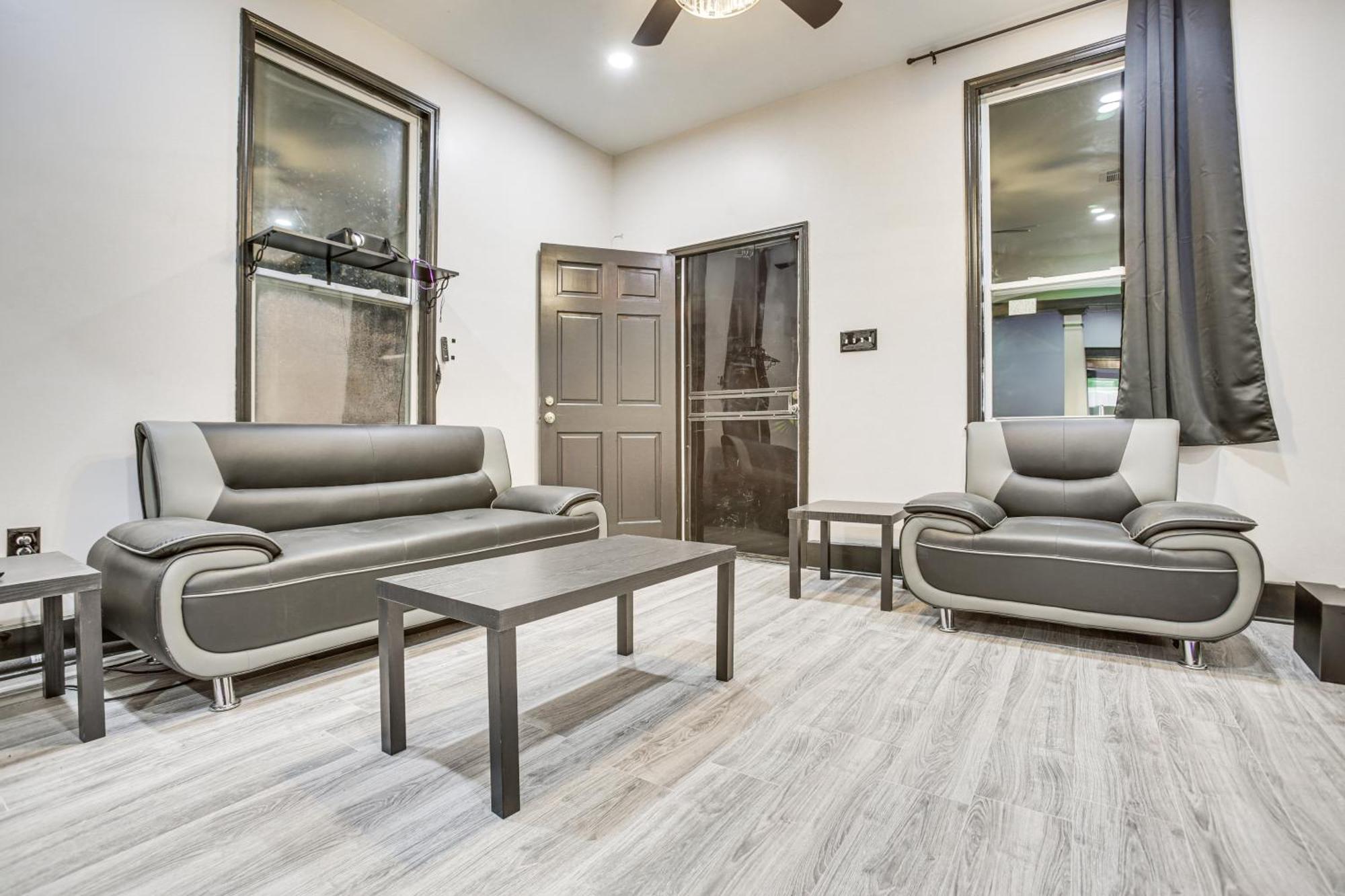 Duplex 2 Mi To Bourbon Street! Holiday home New Orleans