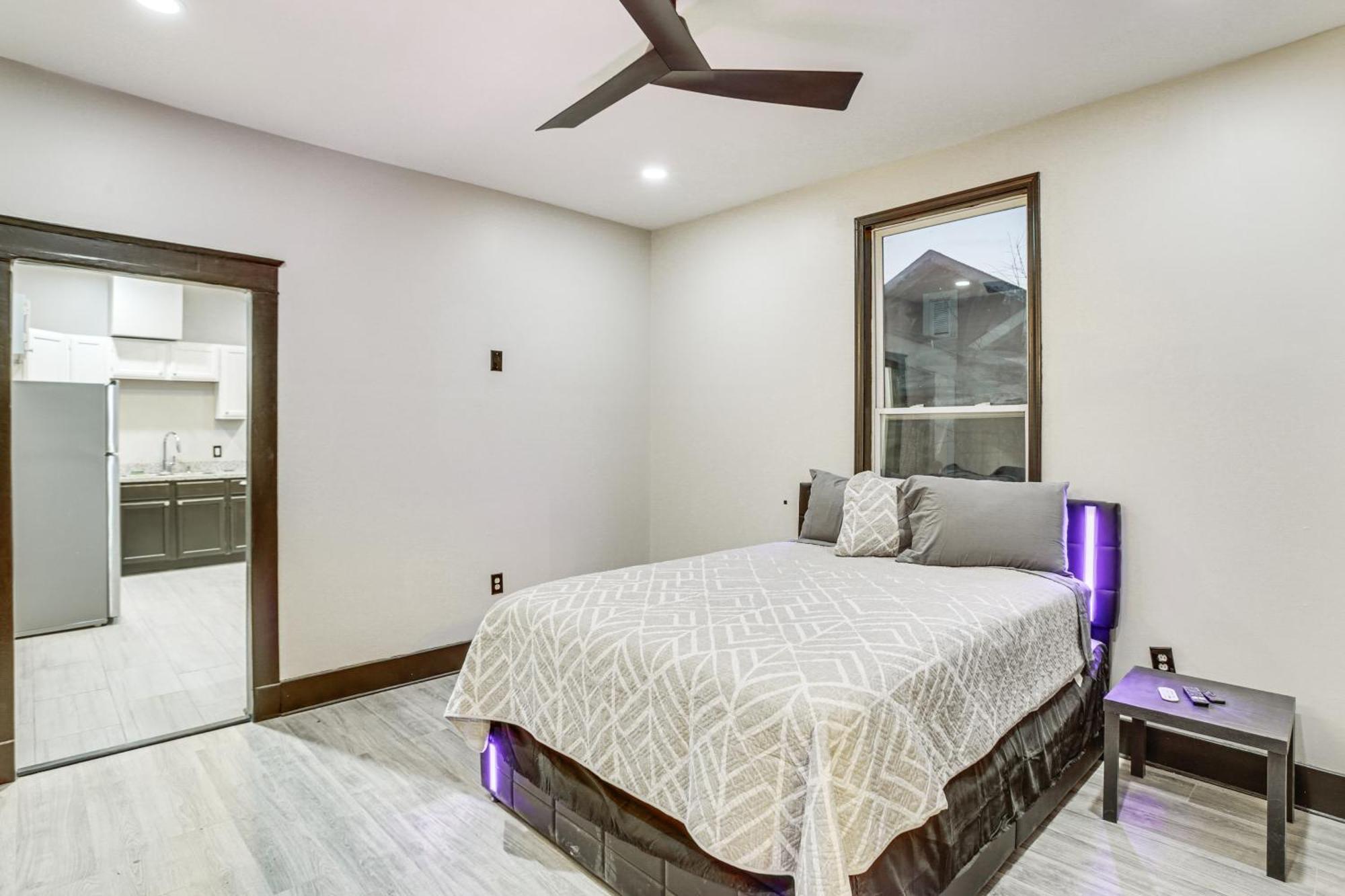 Duplex 2 Mi To Bourbon Street! Holiday home