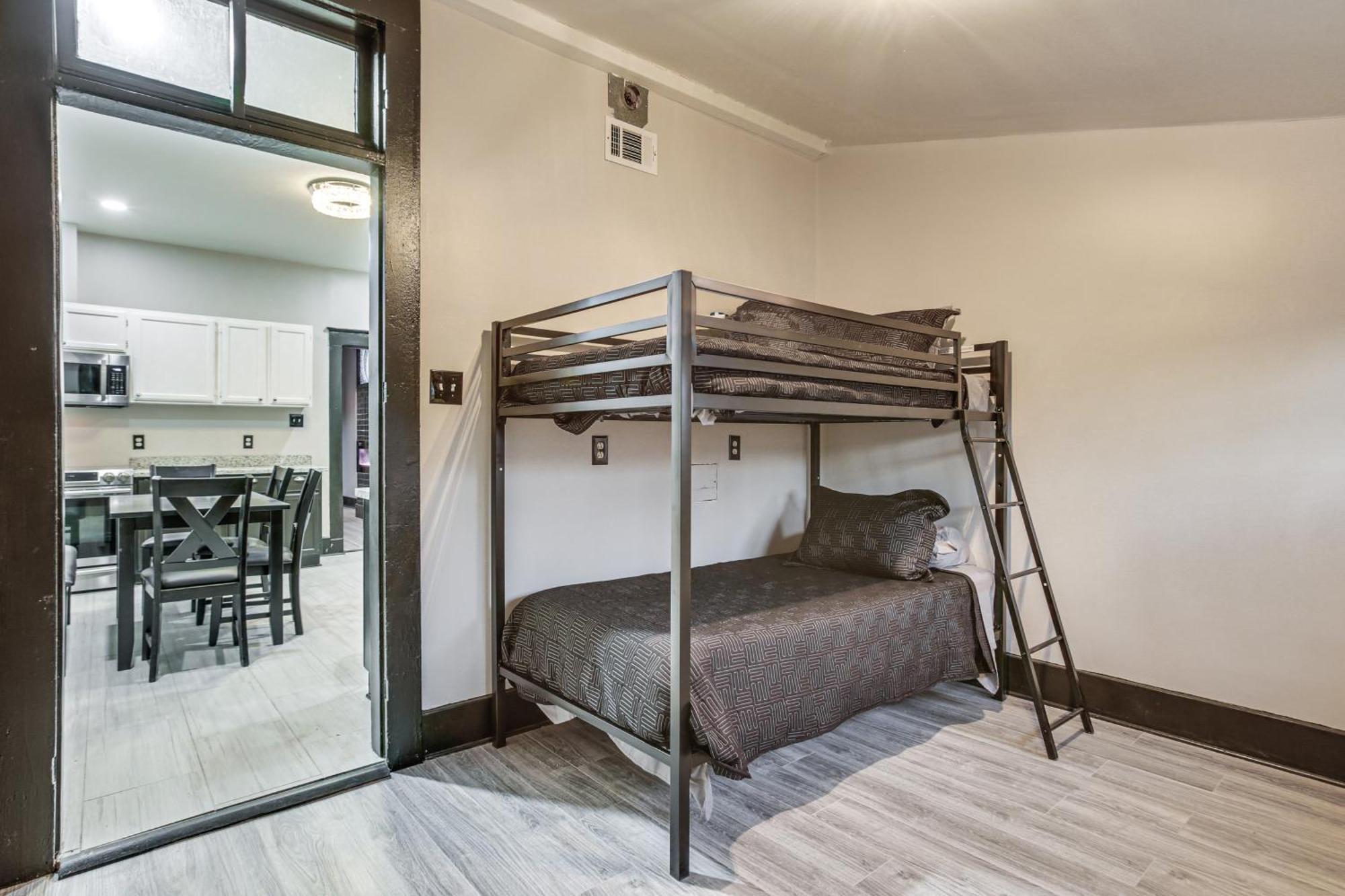 Holiday home Duplex 2 Mi To Bourbon Street! *