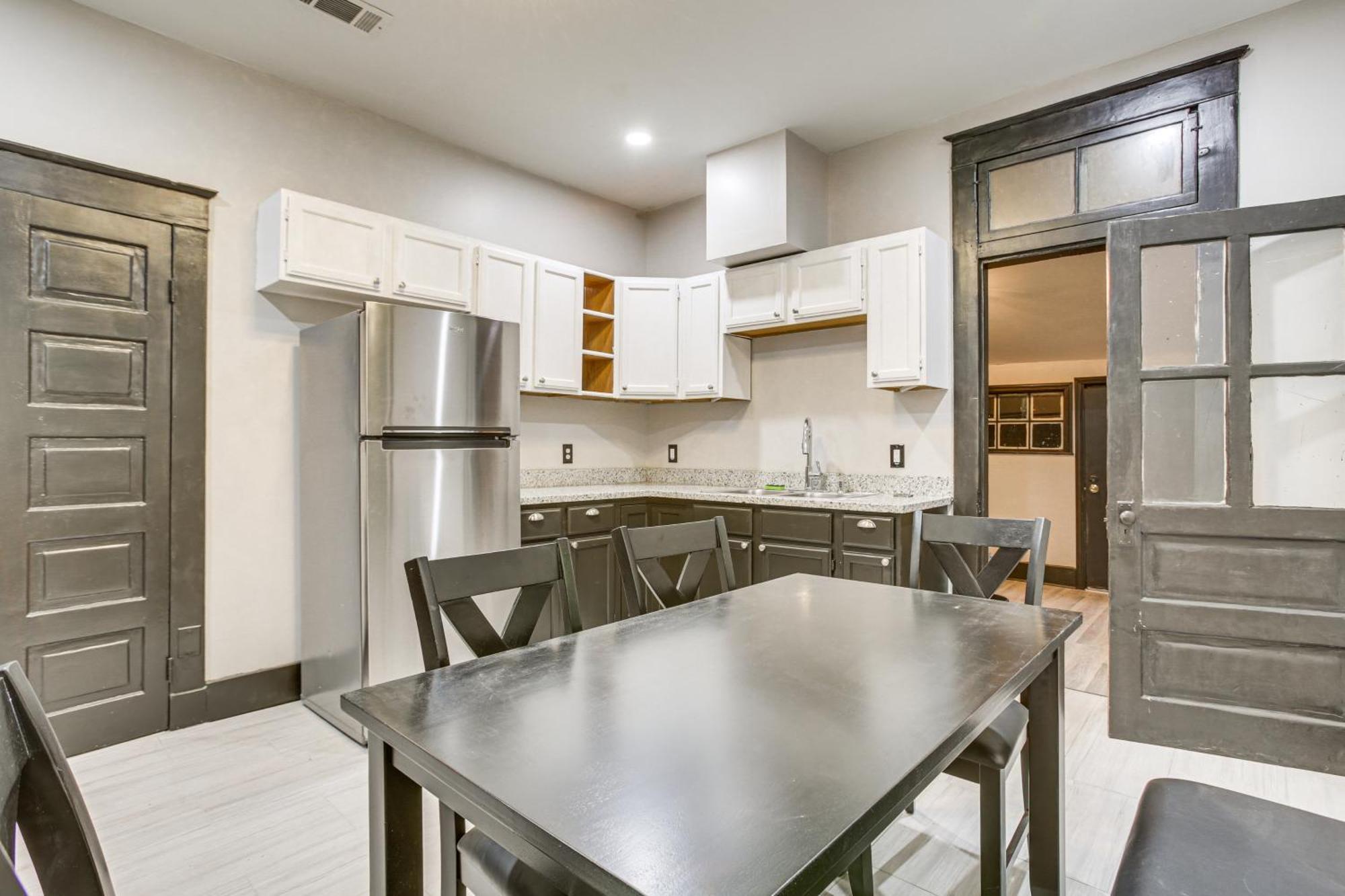 Duplex 2 Mi To Bourbon Street! *